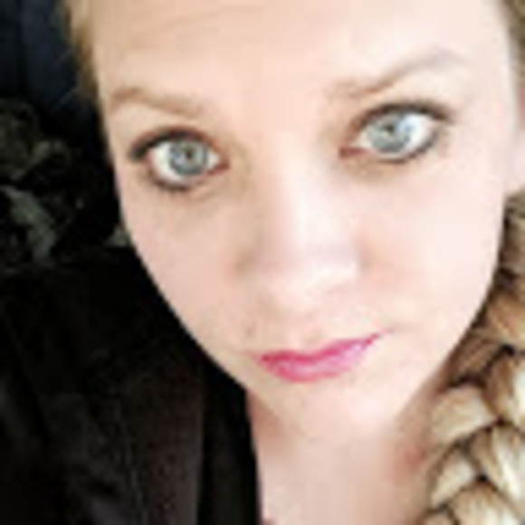 Meet your Posher, Kim - Picture 1 of 1